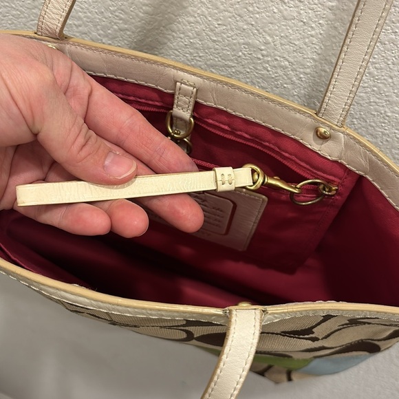 Coach Signature Legacy Stripe bag. - Picture 10 of 10